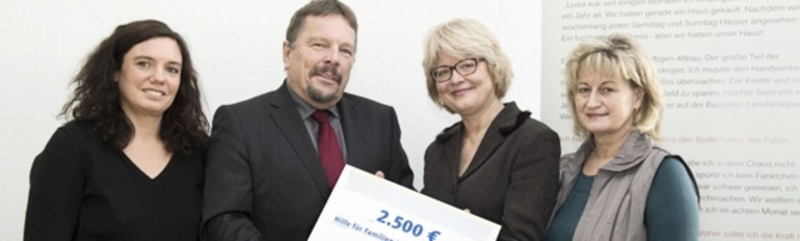 LOTTO hilft Familien in Not mit Scheck über 2.500 Euro